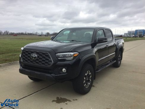 Used 2023 Toyota Tacoma TRD Off-Road image 8