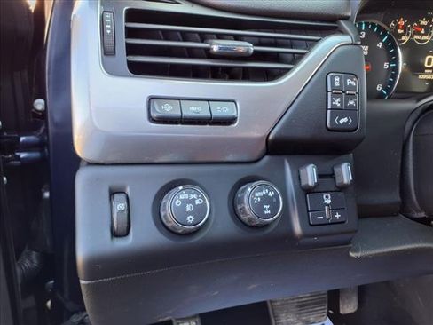 Used 2019 Chevrolet Suburban Premier w/ Premier Plus Edition image 15