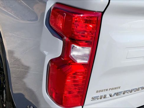 Certified 2024 Chevrolet Silverado 1500 Custom image 28