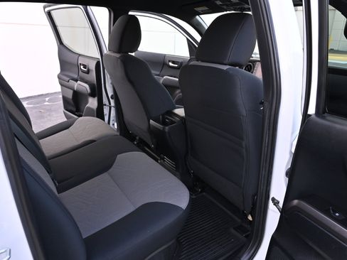 Used 2021 Toyota Tacoma TRD Off-Road w/ Technology Package image 15