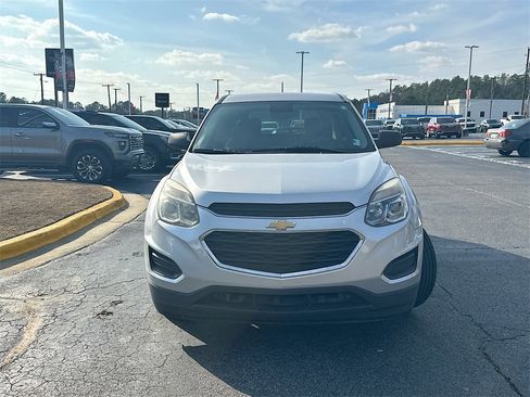 Used 2017 Chevrolet Equinox LS image 5