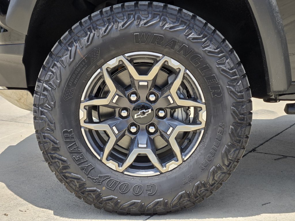 New 2026 Chevrolet Colorado ZR2 w/ Technology Package AWD/4WD image 10