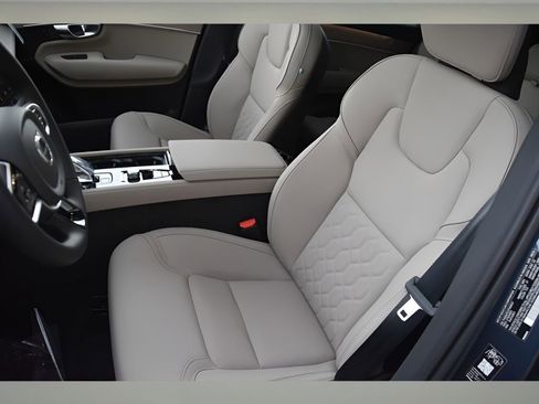 New 2026 Volvo XC90 B6 Plus w/ Protection Package Premier image 12