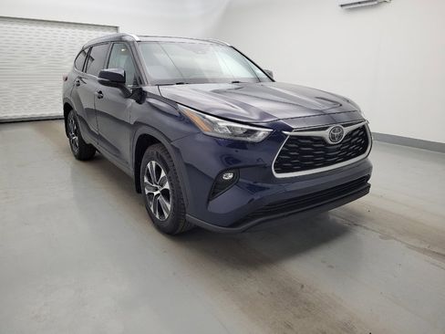 Used 2020 Toyota Highlander XLE w/ Protection Package #3 AWD/4WD image 13