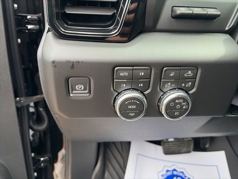New 2026 GMC Sierra 1500 AT4 w/ AT4 Premium Package AWD/4WD image 19