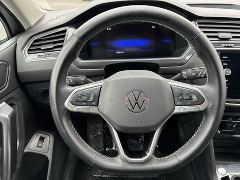 Used 2024 Volkswagen Tiguan SE AWD/4WD image 11