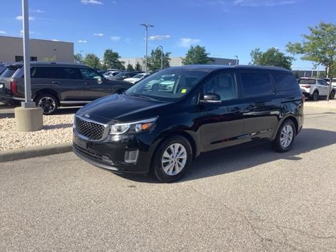 Used 2018 Kia Sedona LX w/ LX Essentials Premium Package FWD image 1