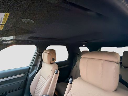 New 2026 Land Rover Discovery Limited Edition image 27