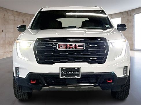 Used 2025 GMC Acadia AT4 image 2