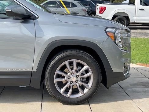 Used 2023 GMC Terrain SLT w/ Tech Package image 13