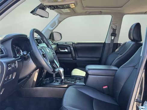 Used 2021 Toyota 4Runner TRD Off-Road Premium w/ Moonroof Package AWD/4WD image 20