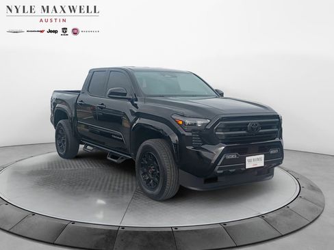 Used 2025 Toyota Tacoma SR5 AWD/4WD image 2