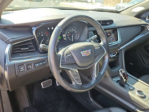 Certified 2023 Cadillac XT5 Sportv w/ Technology Package image 16