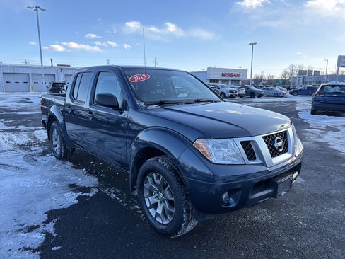 Certified 2021 Nissan Frontier SV image 3