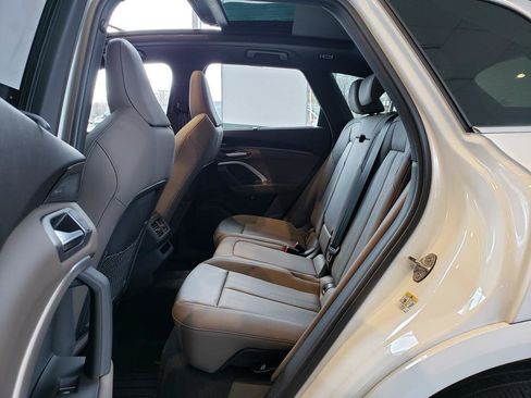 Used 2025 Audi Q5 Premium Plus AWD/4WD image 8