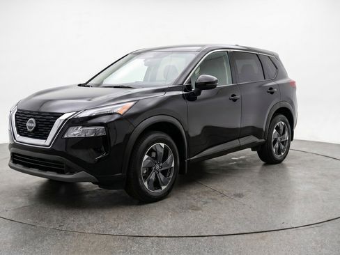 Used 2025 Nissan Rogue SV AWD/4WD image 3