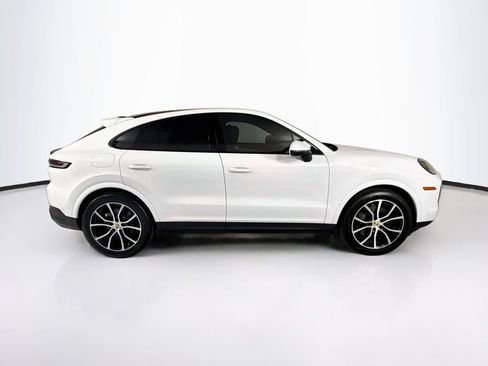 Used 2024 Porsche Cayenne Coupe AWD/4WD image 4