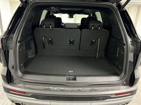 New 2025 Chevrolet Traverse LT w/ Sun and Wheel Package image 26
