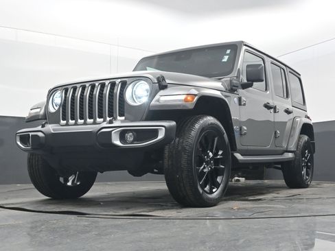 Used 2021 Jeep Wrangler Unlimited Sahara w/ Cold Weather Group image 23