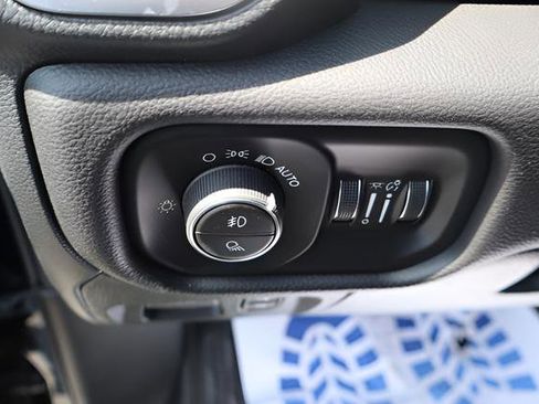 New 2026 RAM 1500 4x4 Crew Cab image 19