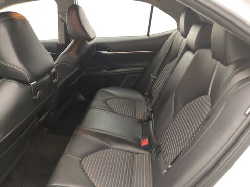 Used 2022 Toyota Camry SE image 18