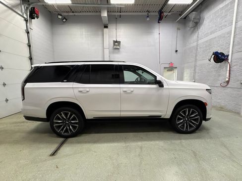 Used 2021 Cadillac Escalade Sport Platinum w/ Heavy-Duty Trailer Package AWD/4WD image 3