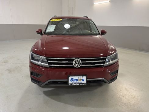 Used 2019 Volkswagen Tiguan SE w/ Panoramic Sunroof Package AWD/4WD image 2