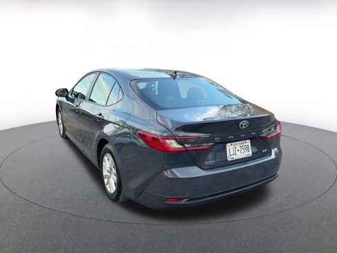 Used 2025 Toyota Camry LE image 7