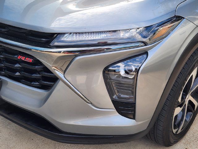 Used 2025 Chevrolet Trax RS w/ Sunroof Package FWD image 8