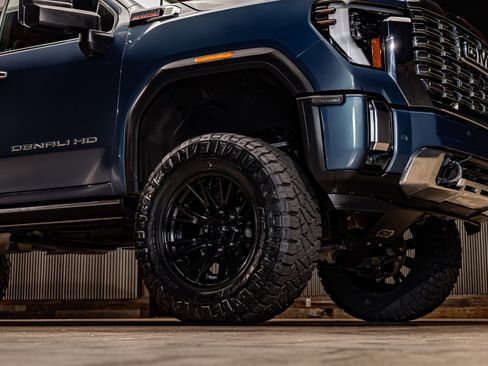 Used 2025 GMC Sierra 2500 Denali w/ Denali Reserve Package image 16