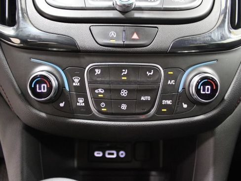 Used 2023 Chevrolet Equinox RS w/ RS Leather Package AWD/4WD image 33