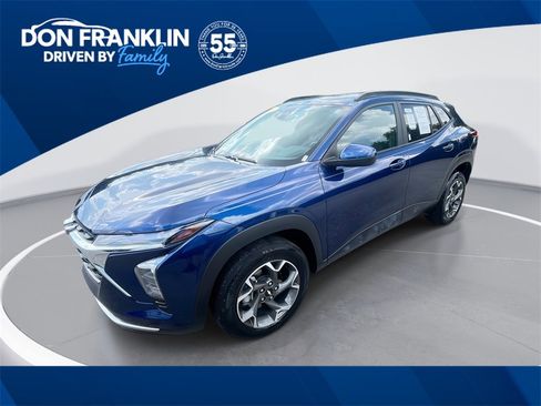 Used 2024 Chevrolet Trax LT w/ Driver Confidence Package image 1