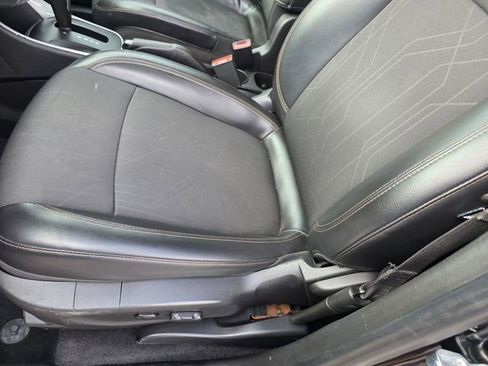 Used 2020 Chevrolet Trax LT w/ LT Convenience Package image 16