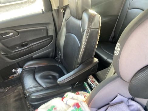 Used 2009 Chevrolet Traverse LT image 9