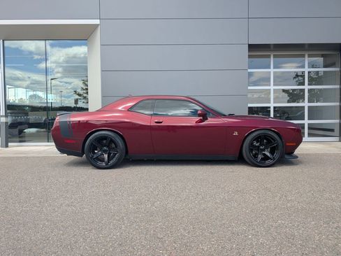 Used 2017 Dodge Challenger R/T Scat Pack w/ Leather Interior Group RWD image 8