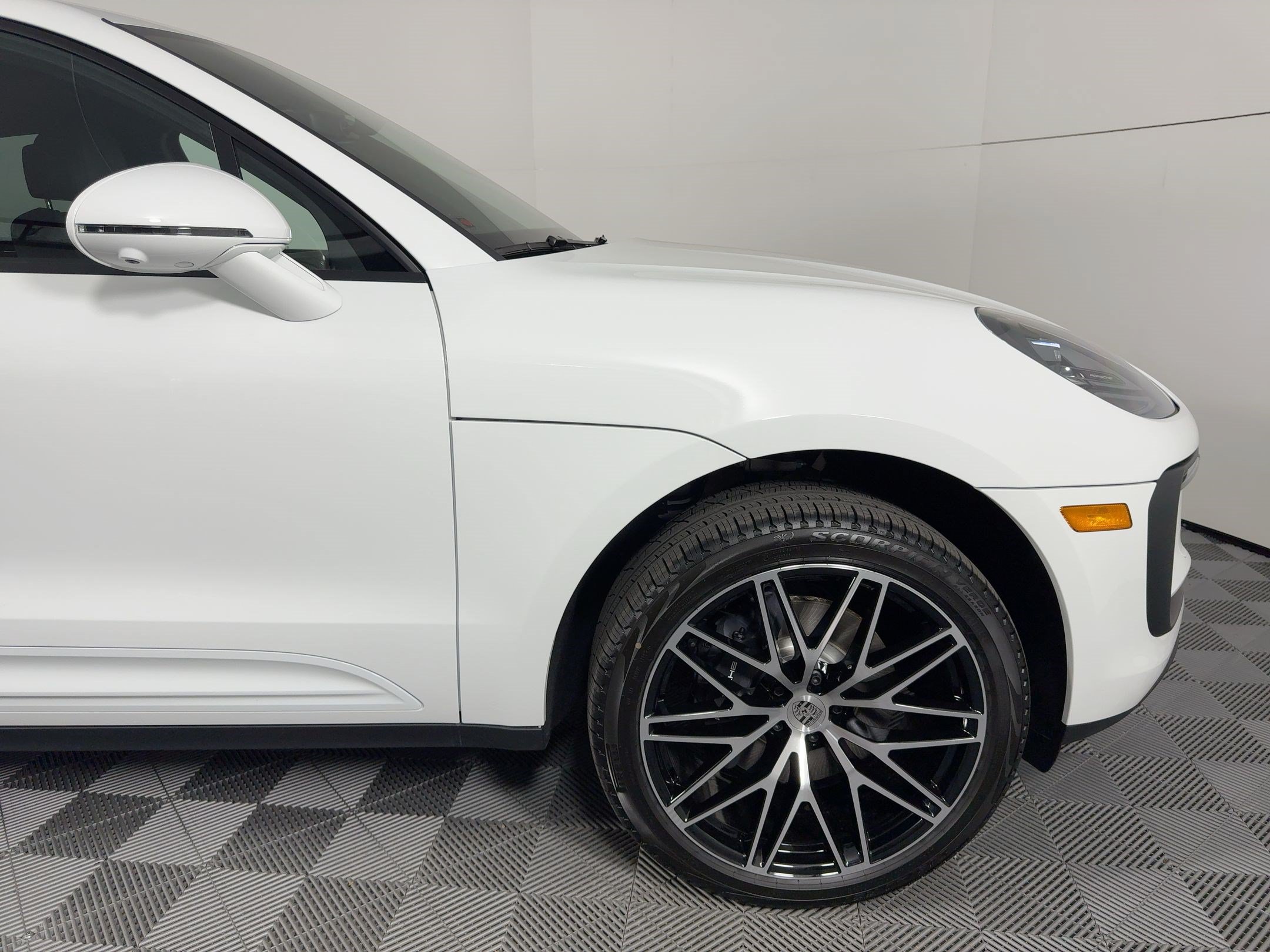 Certified 2026 Porsche Macan AWD/4WD image 12