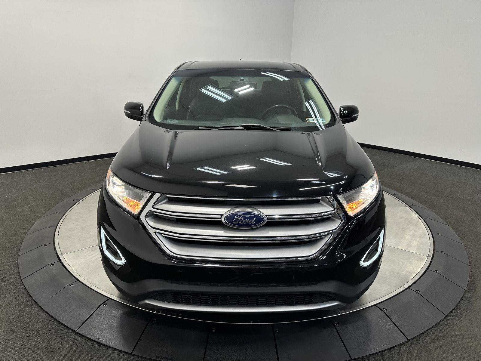 Used 2018 Ford Edge SEL w/ Equipment Group 201A AWD/4WD image 3