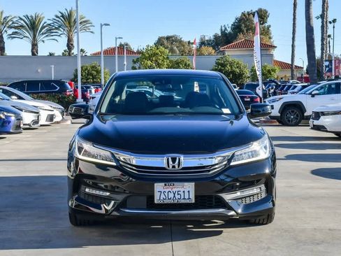 Used 2016 Honda Accord Touring image 2