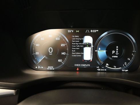 Used 2020 Volvo XC60 T8 Momentum image 13