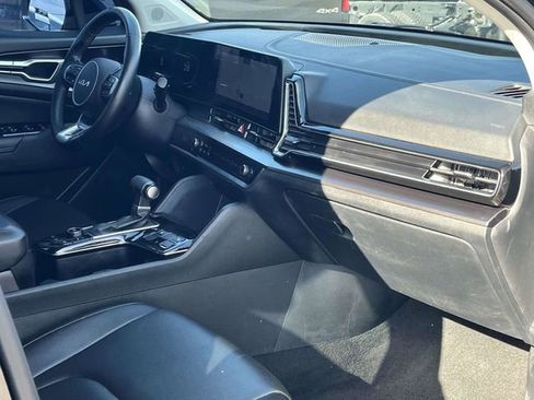 Used 2025 Kia Sportage EX w/ Premium Package image 26
