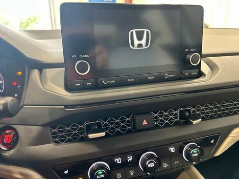 Certified 2023 Honda Accord EX image 22