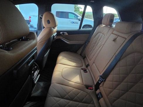 Used 2023 BMW X5 xDrive40i w/ Premium Package AWD/4WD image 10