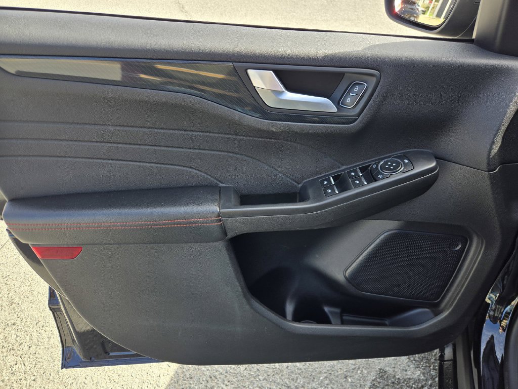 Used 2023 Ford Escape ST-Line w/ Tech Pack #1 FWD image 16