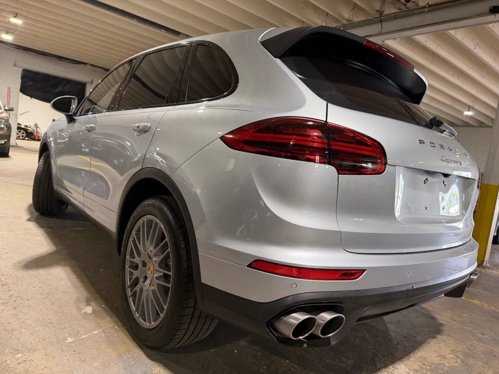 Used 2018 Porsche Cayenne S AWD/4WD image 3
