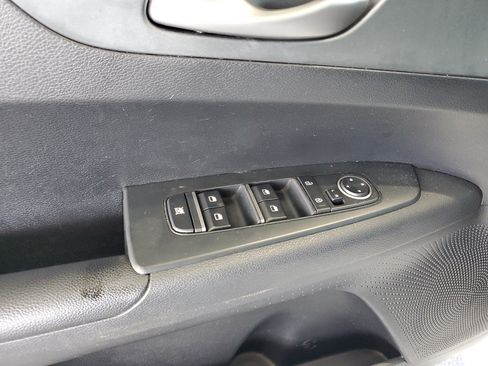 Used 2020 Kia Forte LXS FWD image 15