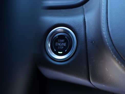 Used 2024 Chevrolet Suburban LT image 24