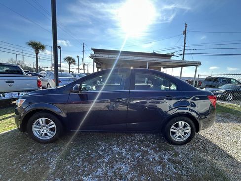 Used 2015 Chevrolet Sonic LT image 3