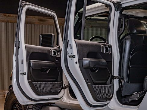 Used 2022 Jeep Gladiator Overland w/ Popular Equipment Package image 31