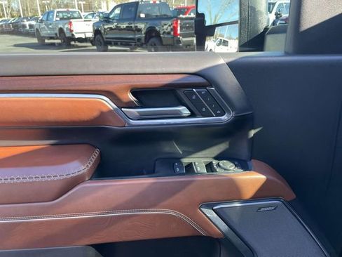 Used 2024 GMC Sierra 3500 Denali Ultimate image 13