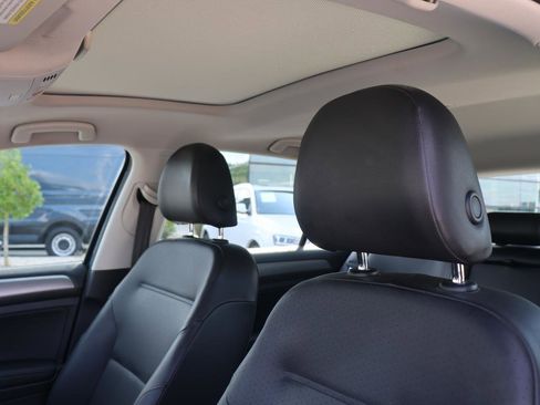 Used 2015 Volkswagen Golf 4-Door image 27